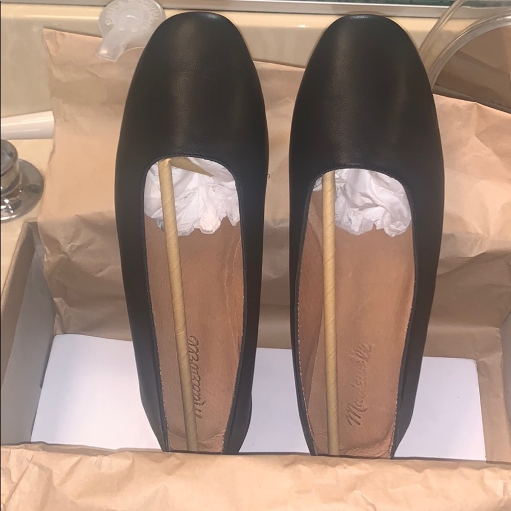 The Cory Flat in leather (NWB)